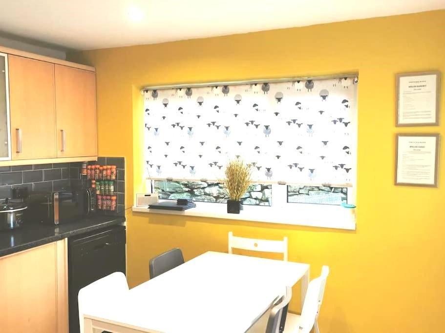 Zipworld Waterfalls Eryri Dogs Welcome 3 Bed Sleeps 5 بلايناو-فيستينيوج المظهر الخارجي الصورة